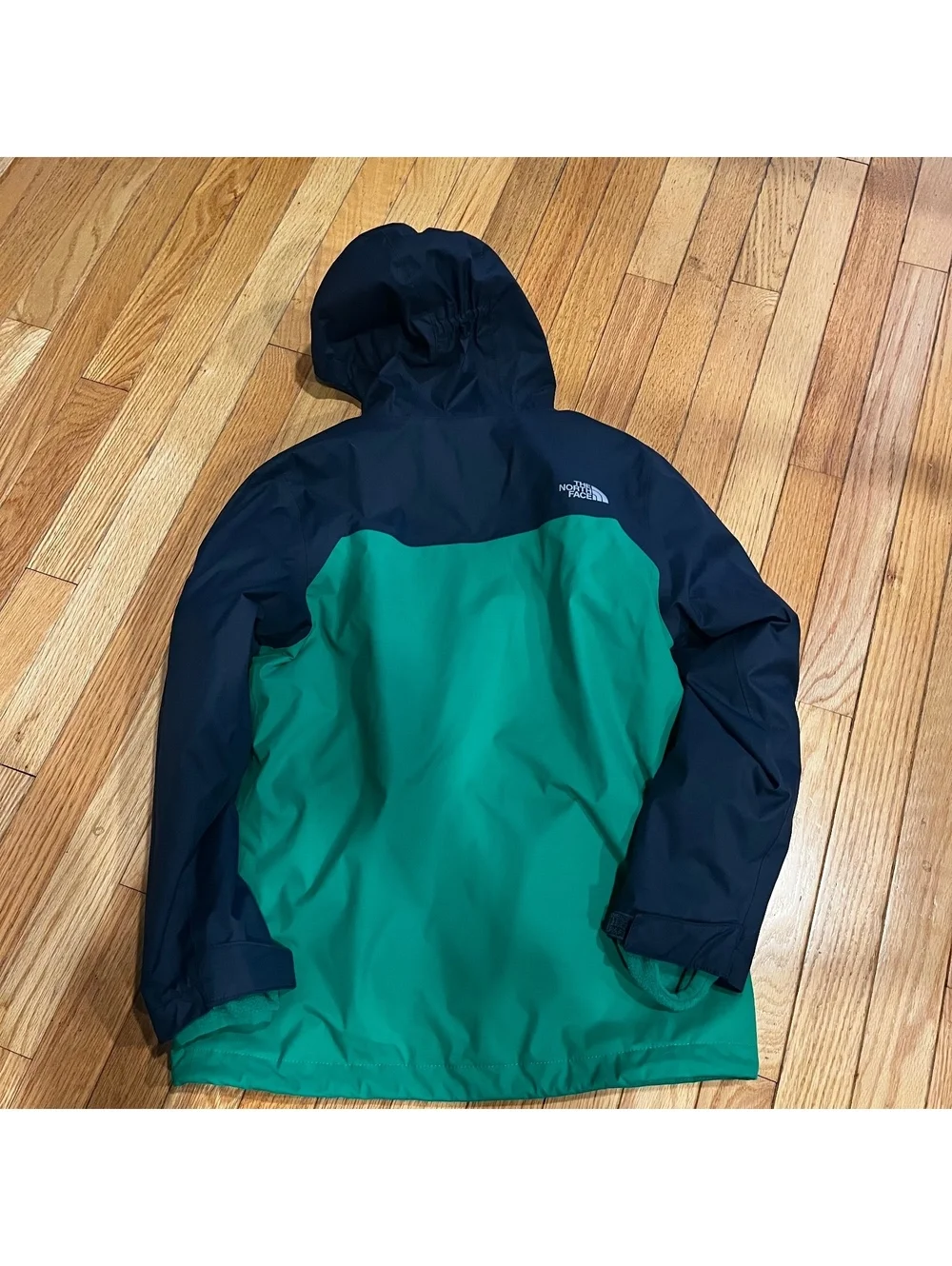The North Face Boys' Waterproof Green and Black Jacket Size M (10/12)